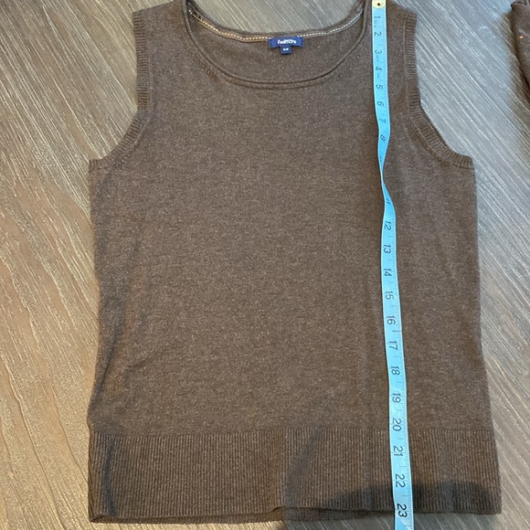 Two-piece cardigan and knitted tank top by Reitmans in size small - Picture 9 of 11